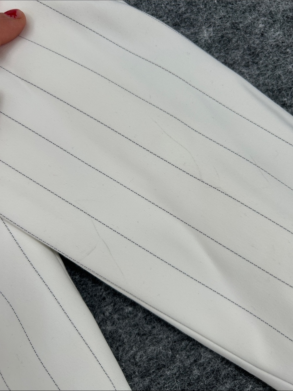 Alice & Olivia Kylie Shawl Collar Pinstripe Blazer XS White City Chic Work - Picture 9 of 14